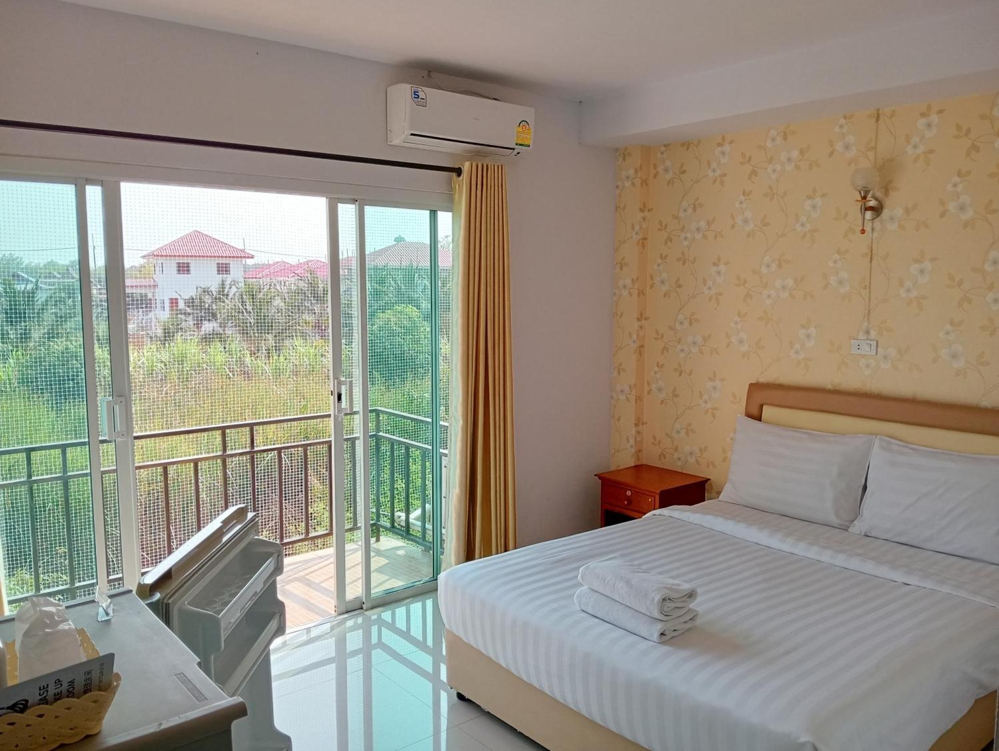 Hotela Boutique Resort Suphan Buri Bagian luar foto