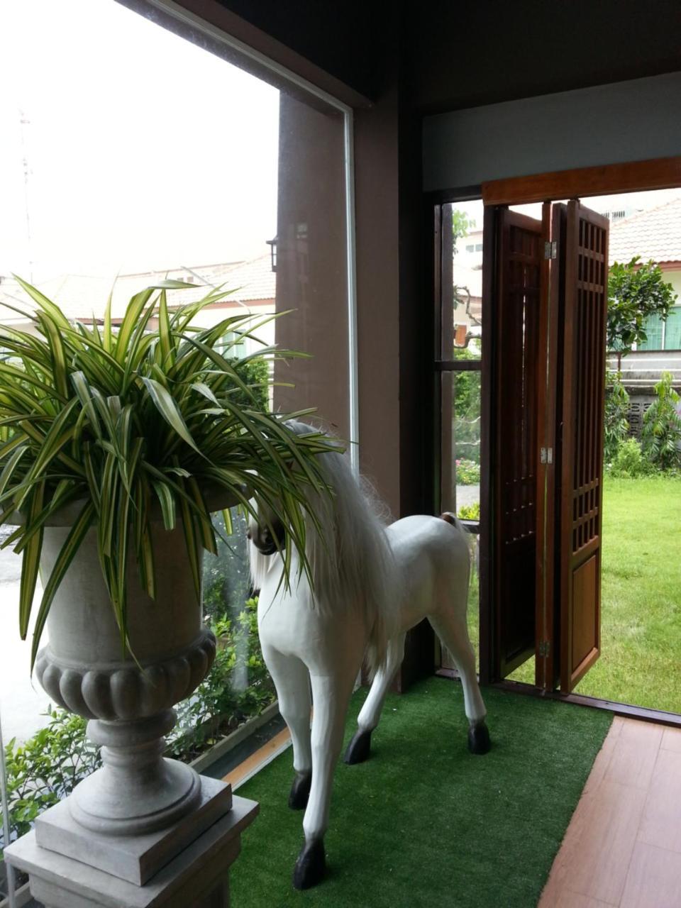 Hotela Boutique Resort Suphan Buri Bagian luar foto