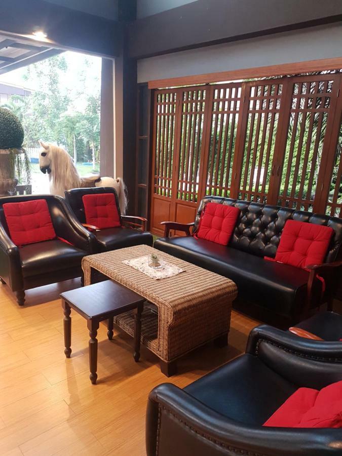 Hotela Boutique Resort Suphan Buri Bagian luar foto